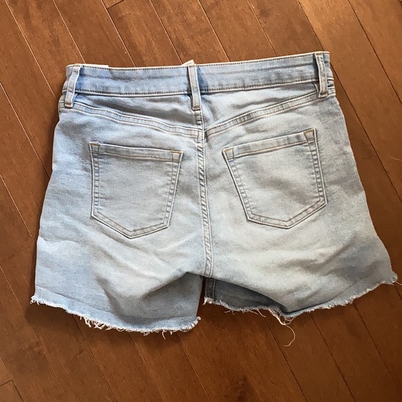 H&M Jean shorts - Picture 2 of 3